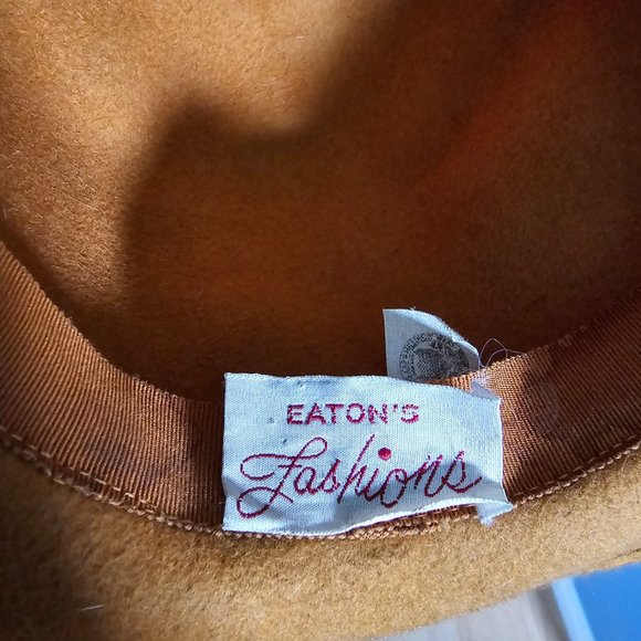👩‍🌾🤎 Vintage Eaton's Wool Hat 1960’s - Picture 4 of 5